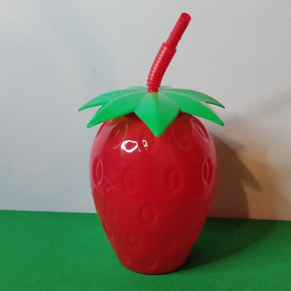 Big Strawberry Shaped Tumbler With Straw